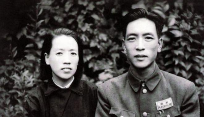 BOB半岛许世友找1人打4虎的耿飚比武耿飚笑笑却没同意：你不是我的对手(图1)
