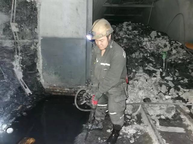 BOB半岛·(中国)官方网站高质量发展看山西国企：满腔热情点亮青春之光 晋能控股(图3)
