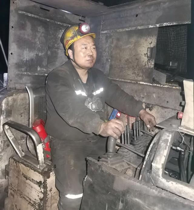BOB半岛·(中国)官方网站高质量发展看山西国企：满腔热情点亮青春之光 晋能控股(图2)